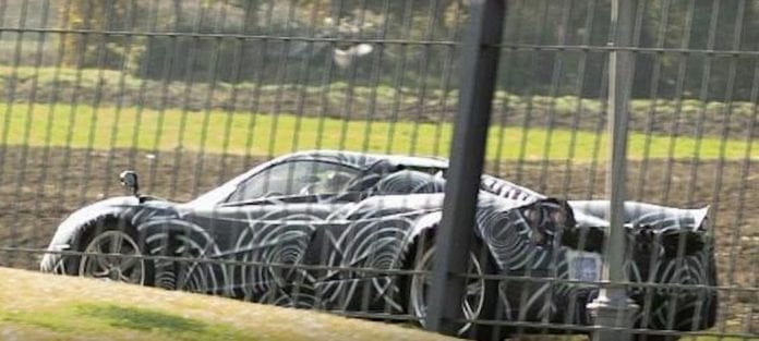 pagani-huayra-roadster-prototype-has-been-tested