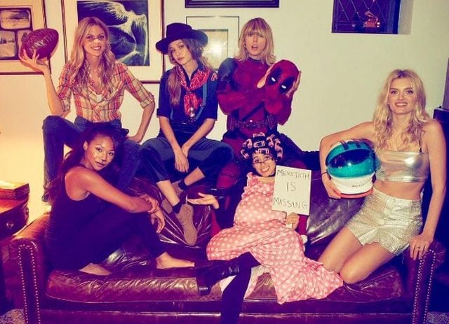 taylor-swift-in-deadpool-halloween-suit-she-got-it-directly-from-ryan-reynolds