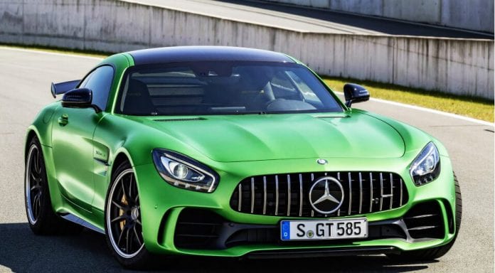 2017-mercedes-amg-gt-r-is-a-green-masterpiece