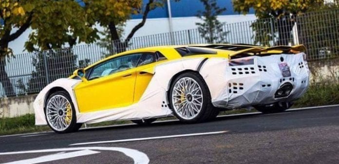 2018 Lamborghini Aventador S Prototype gave a sneak peak at its SV details before the official debut