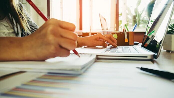 How to Select the Best Essay Writing Service