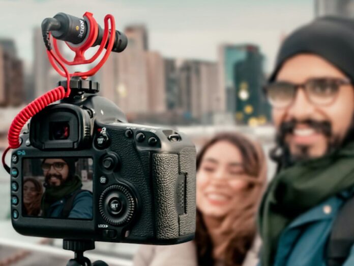 Technical Considerations for youtube - guide on microphone, lightning, camera and other equipement for youtubers