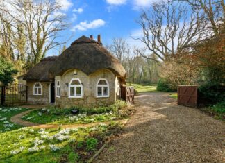 Selling Your Cottage in Canada? 5 Things You Need to Know