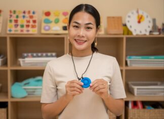 Chewable Sensory Necklaces – OT Approved Oral Motor Aids for Autism and ADHD